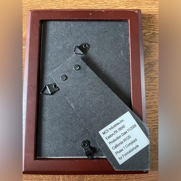 Great Value Wood 4x6 picture frame - Picture 5 of 7